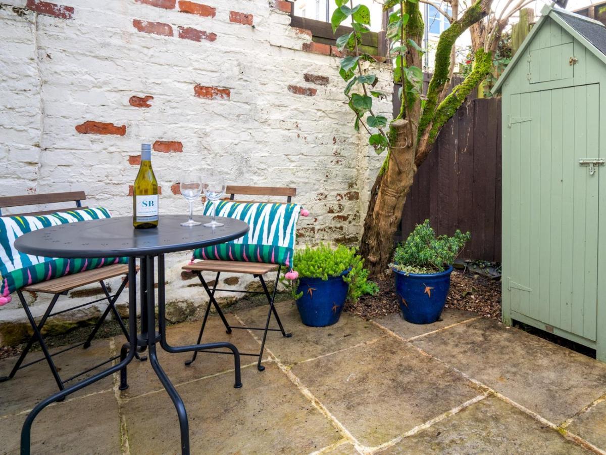 Quarry Cottage Courtyard Garden Pass The Keys Cirencester Ngoại thất bức ảnh