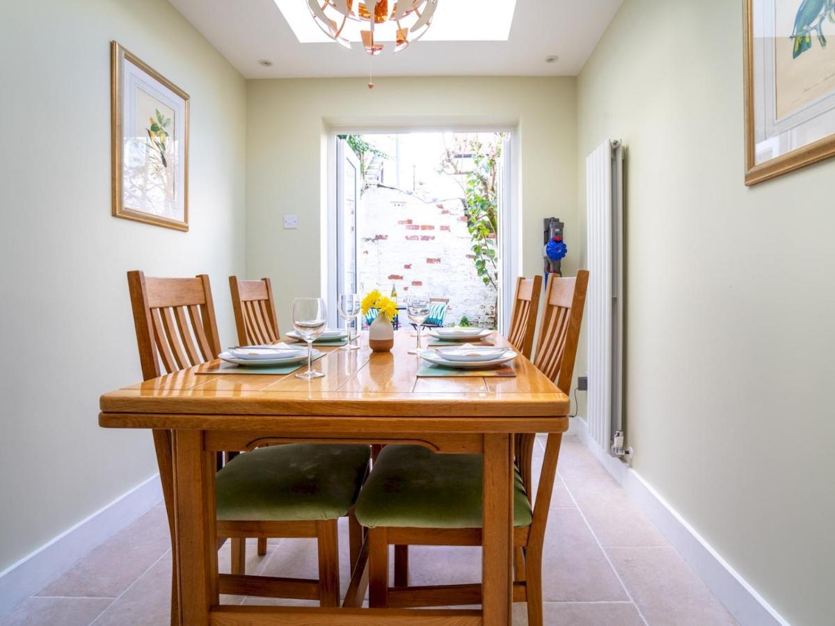 Quarry Cottage Courtyard Garden Pass The Keys Cirencester Ngoại thất bức ảnh