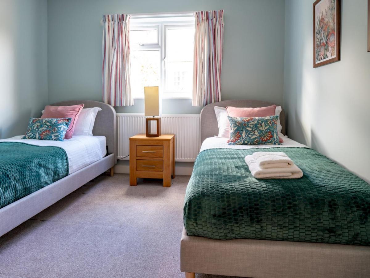 Quarry Cottage Courtyard Garden Pass The Keys Cirencester Ngoại thất bức ảnh