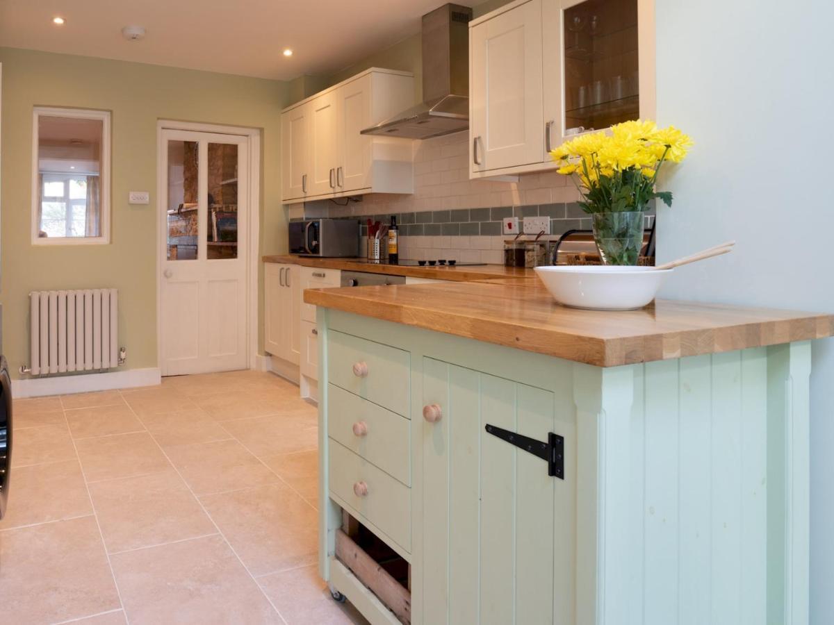Quarry Cottage Courtyard Garden Pass The Keys Cirencester Ngoại thất bức ảnh